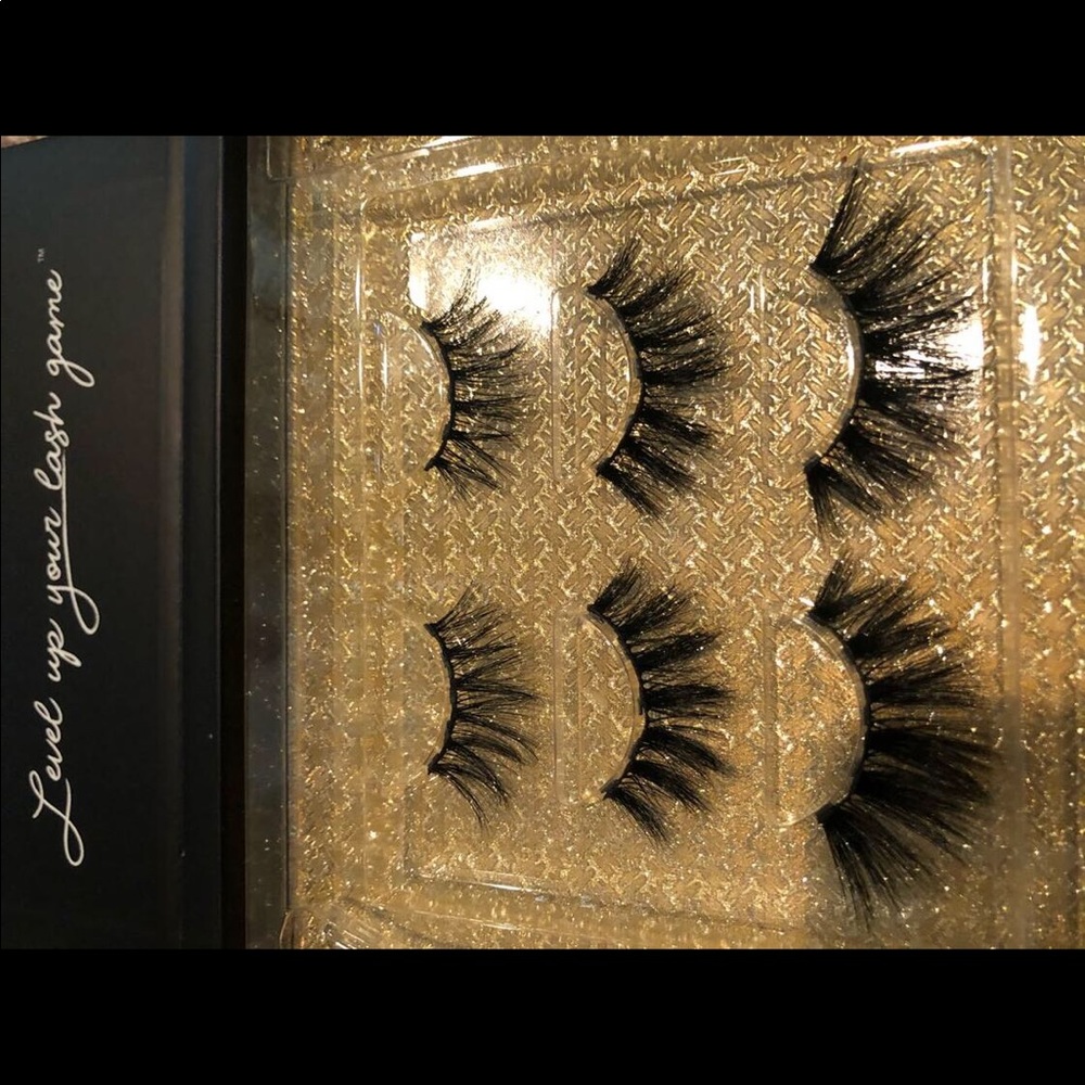 MoxieLash Dramatic Lashes